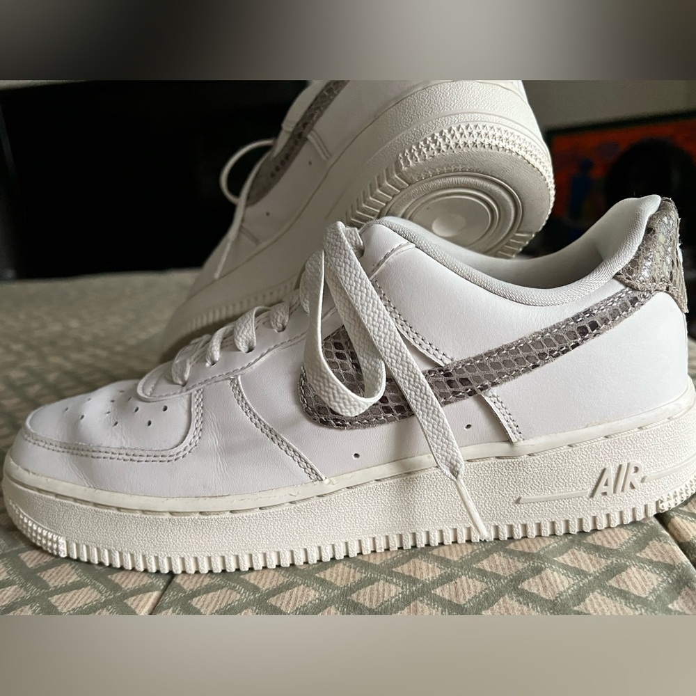 Nike AIR FORCE 1 LOW '07 'SNAKESKIN PHANTOM' Women’s 8